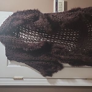 Women fur crochet shawl w/ fur size 1x gorgeous / comfy
